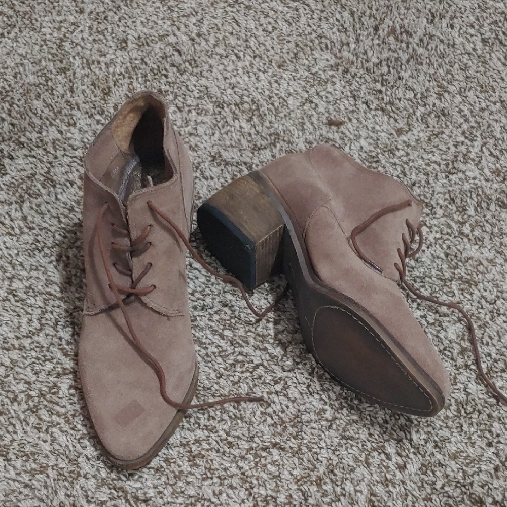 Vince Camuto Lanaia Suede Oxford Boots Women's Size 6.5